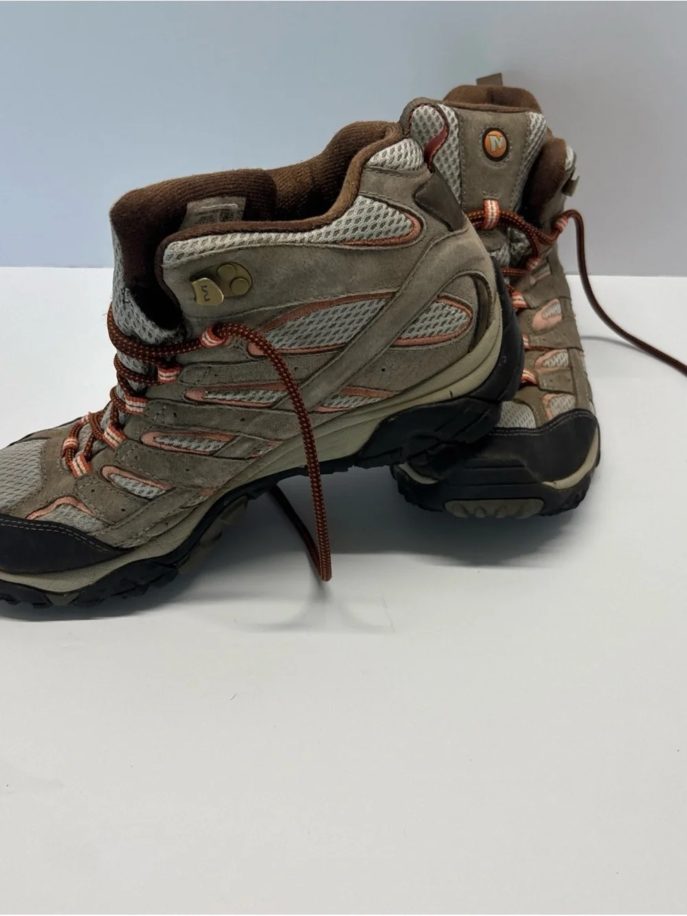 Merrell women’s Taupe and Orange Trail Hiking Boot J06058 size 10